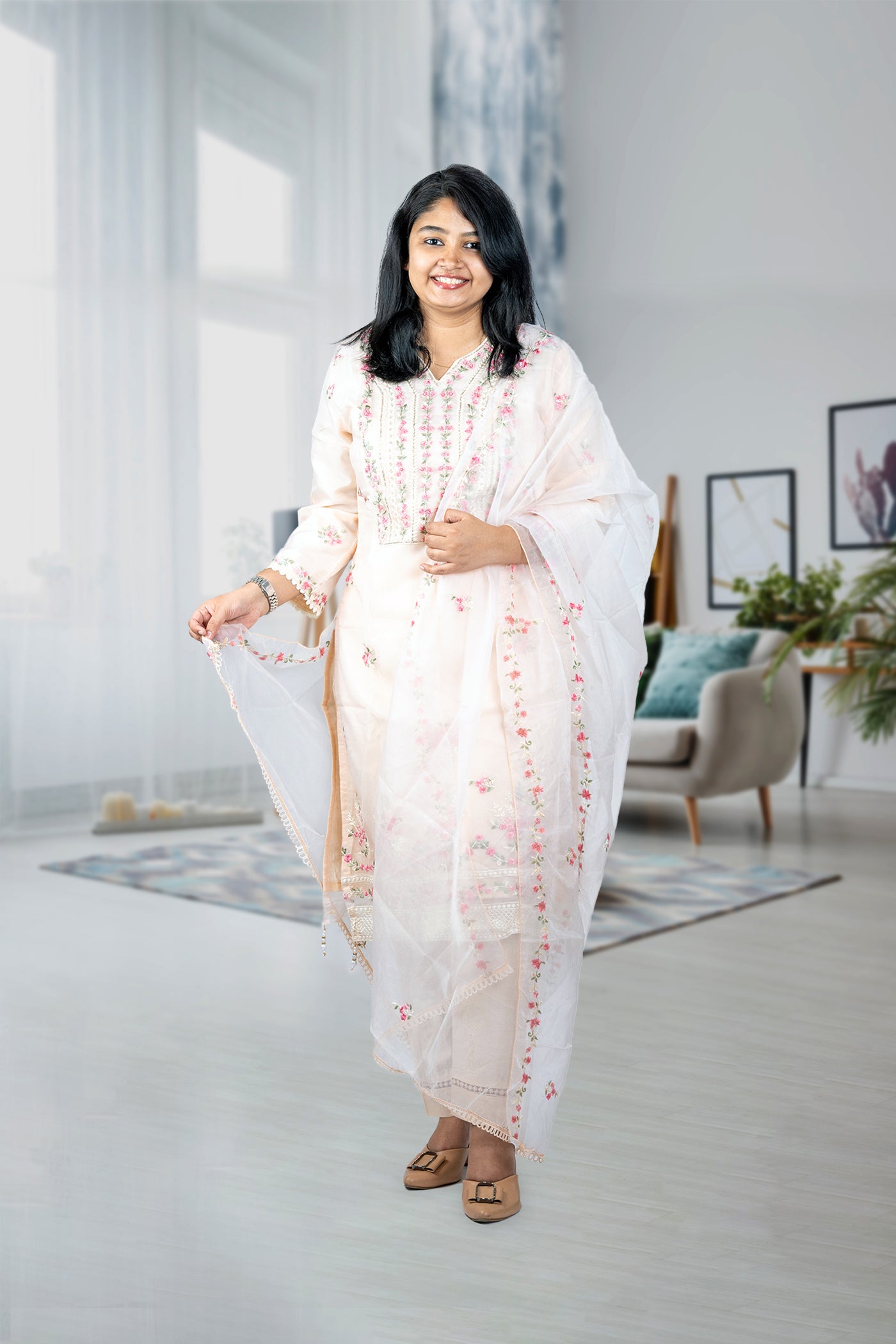 Buy Women’s Salwar Suit Set online in UAE